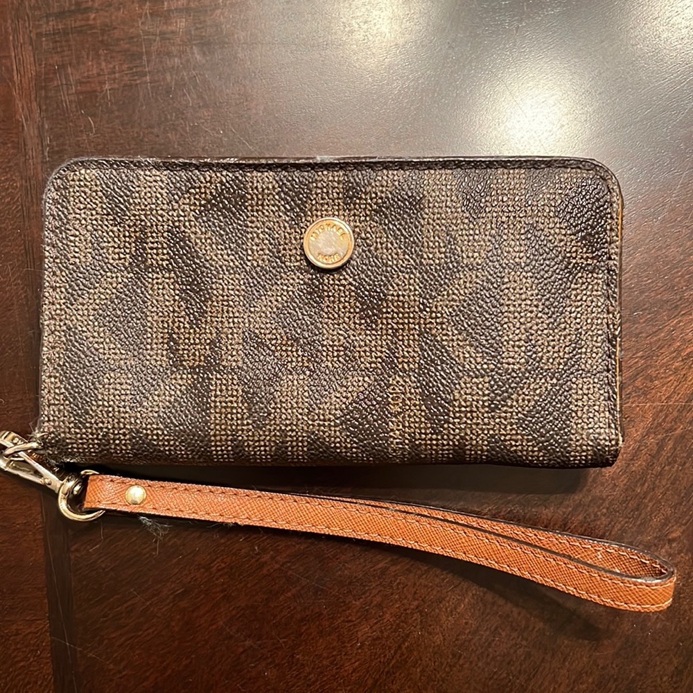 Michael Kors Wristlet